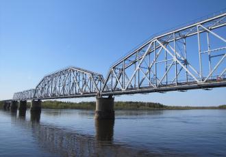 Железнодорожный мост через реку Вычегду Железнодорожный мост через реку Вычегду