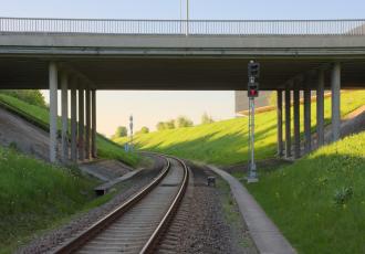 Путепровод на пересечении Южного объезда с железнодорожными путем перегона Вильнюс — Киртимай Путепровод на пересечении Южного объезда с железнодорожными путем перегона Вильнюс — Киртимай