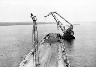 Железнодорожная эстакада в порту Клайпеда Железнодорожная эстакада в порту Клайпеда