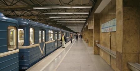 Пешеходный тоннель у станции метро «Купчино» Пешеходный тоннель у станции метро «Купчино»