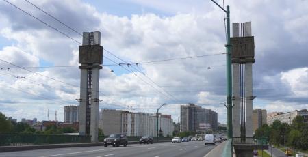 Невский путепровод в Санкт-Петербурге Невский путепровод в Санкт-Петербурге