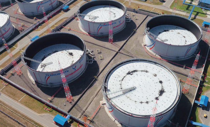 Комплекс наливных грузов в морском торговом порту Усть-Луга Комплекс наливных грузов в морском торговом порту Усть-Луга