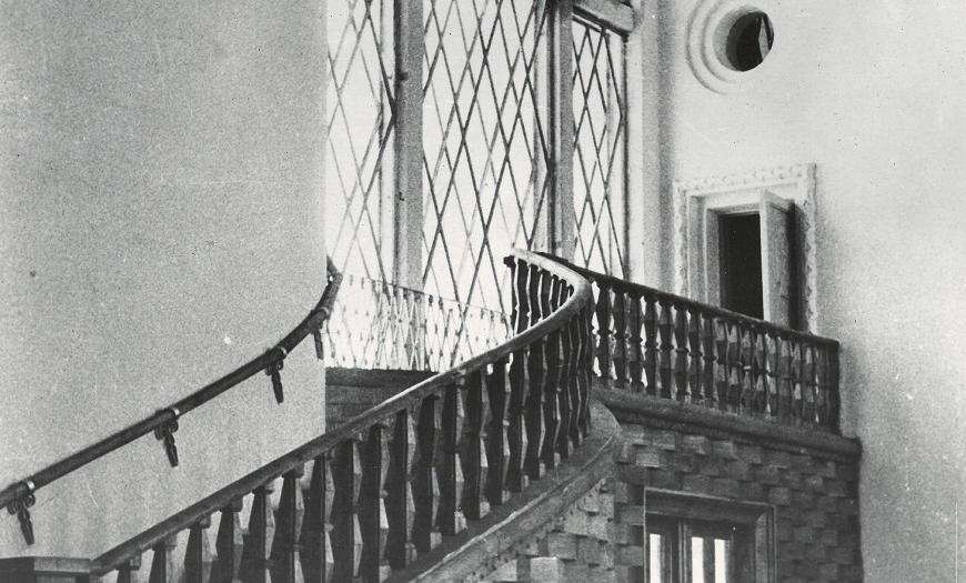 Лестница на вокзале Новгород Лестница на вокзале Новгород