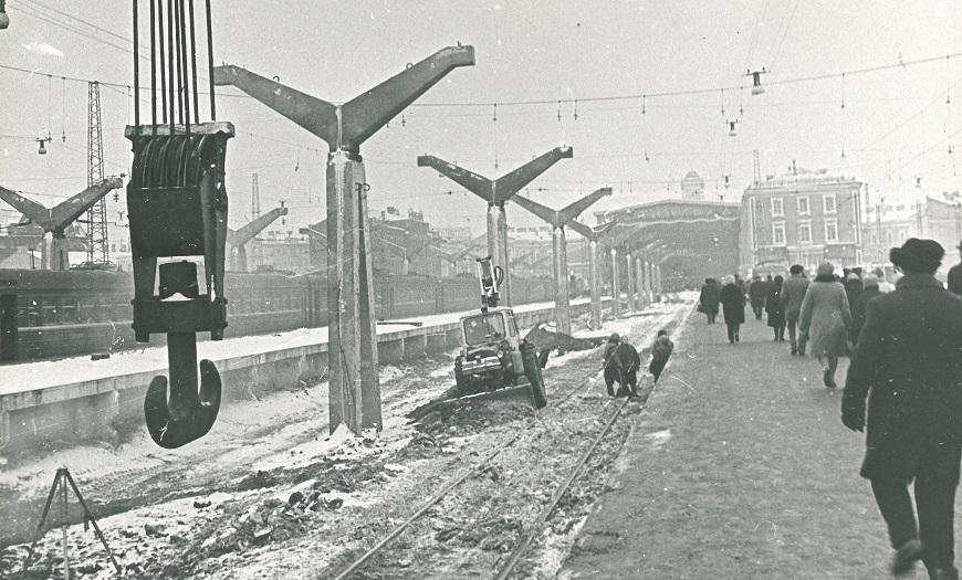 Московкий вокзал в Ленинграде, строительство навеса над платформой, 1974 год