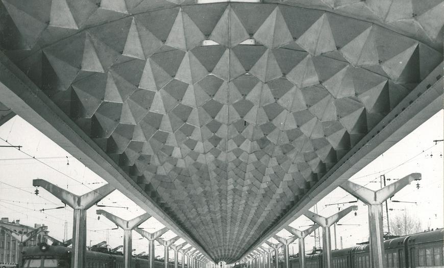 Московский вокзал в Ленинграде, алюминиевая пространственная конструция навесы над платформой №5, 1975 год