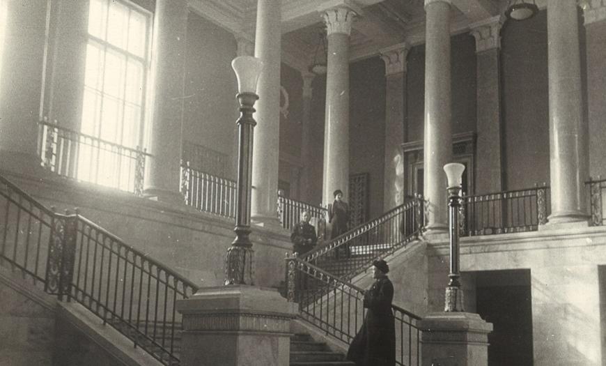 Вестибюль вокзала в Петрозаводске Вестибюль вокзала в Петрозаводске