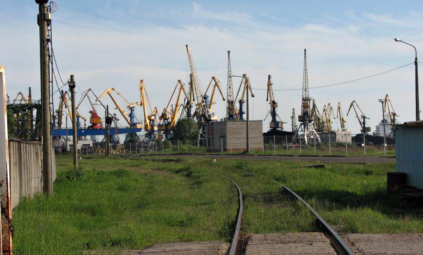 Подъездные пути и железнодорожный парк на острове Кундзиньсала Подъездные пути и железнодорожный парк на острове Кундзиньсала