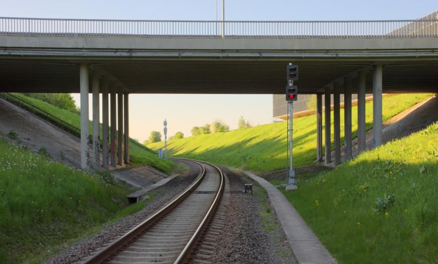 Путепровод на пересечении Южного объезда с железнодорожными путем перегона Вильнюс — Киртимай