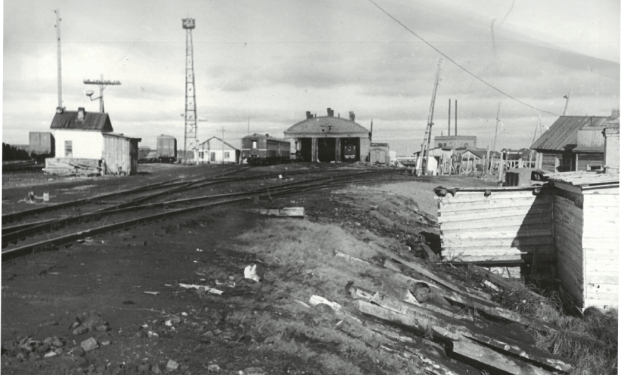 Локомотивное депо на станции Дудинка Локомотивное депо на станции Дудинка